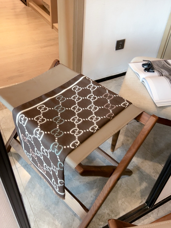 ブランドマフラー角部分ディテール